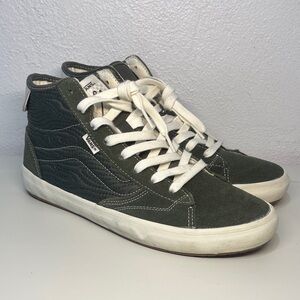 (27) Vans The Lizzie quilted grape leaf High-Top Sneakers
Lizzie Armanto pro